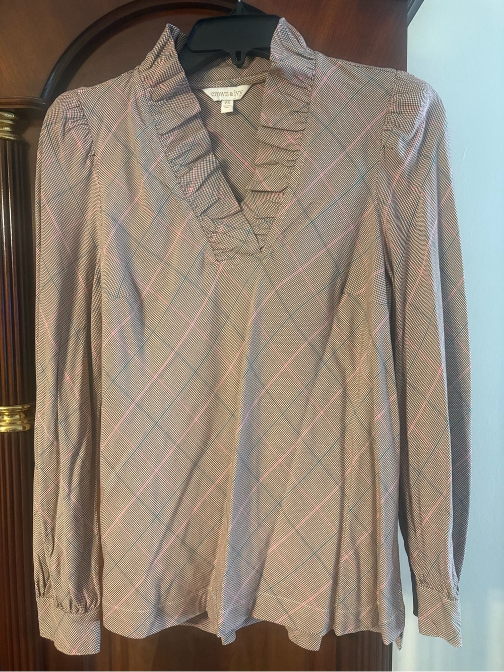 crown & ivy gray plaid ruffle V-neck blouse